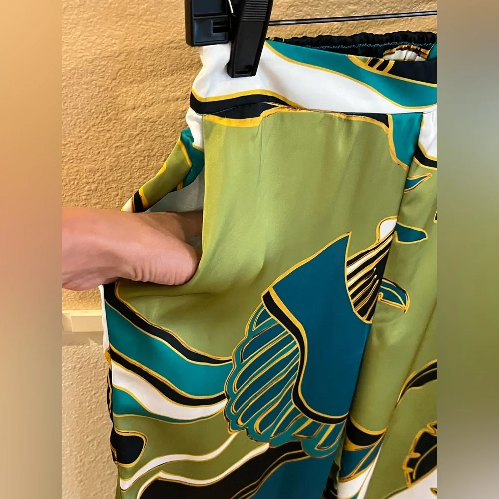 Elie Tahari wide leg palazzo pants. Tropical print Stretchy waist. Green. S. NWT - Picture 6 of 16